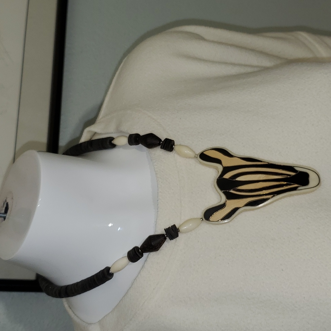 Lee Sands Vintage 80s Zebra Head Palmwood/Gold Inlay Pendant-Beaded Necklace